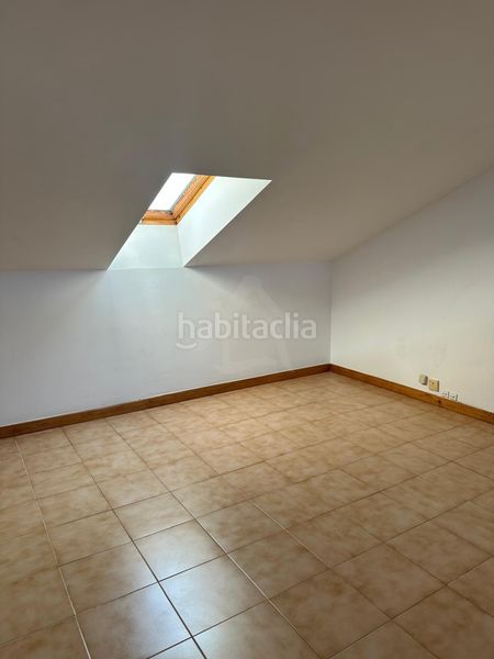Foto 292b8463-3e5a-42b7-aa1e-7ce5ac2dd7f4. Casa aparellada amb calefacció aparcament piscina a Logroño