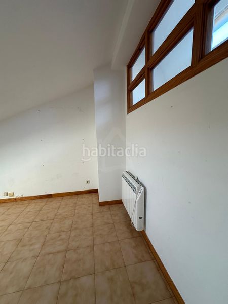 Foto 5c7cb960-e45c-410b-9c4d-5d268db28e87. Casa aparellada amb calefacció aparcament piscina a Logroño