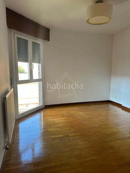 Foto 5c47cdfc-9023-4b28-bc50-7489519fbb57. Casa pareada en Avenida Madrid Logroño