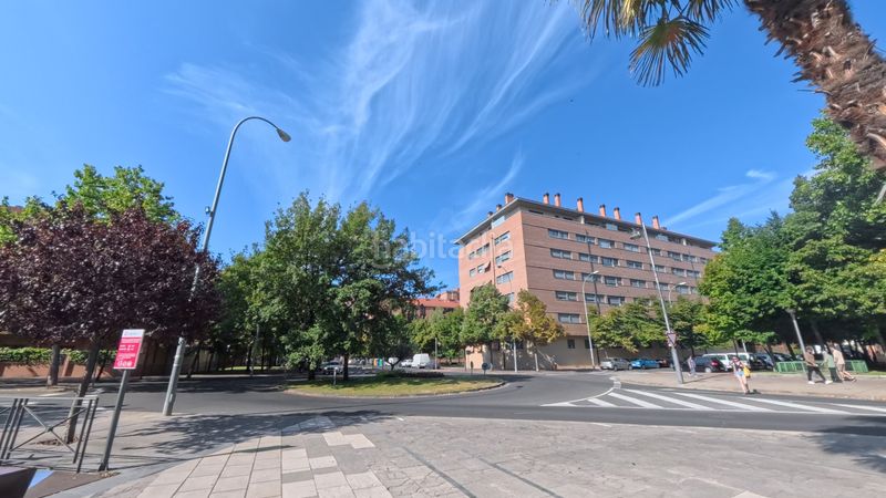 Foto adaf4c48-e91b-4331-b8f4-98d328322e20. Pis amb calefacció aparcament a Residencia Logroño