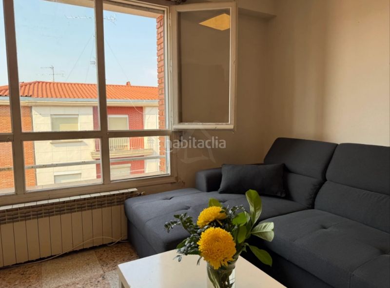 Foto cb5efb8f-a84a-49e0-a8fd-0e5902a2e8e4. Flat with heating in Oeste Logroño