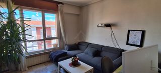 Etagenwohnung  Logroño - cl ronda de los cuarteles. Piso de tres habitaciones y un baño.  es un cuarto sin ascensor