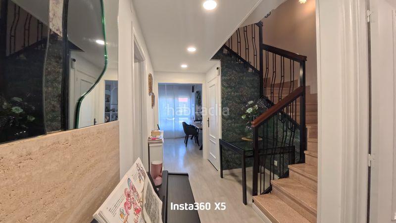 Foto ce4bd403-7147-4c42-bf70-69559f7510b2. Casa adossada amb calefacció aparcament piscina a Lardero