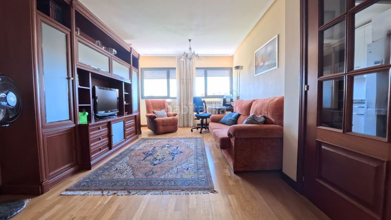 Foto dcf51a21-b94a-477d-aa69-af7af4f89912. Flat with heating parking in Cascajos - Piqueras Logroño