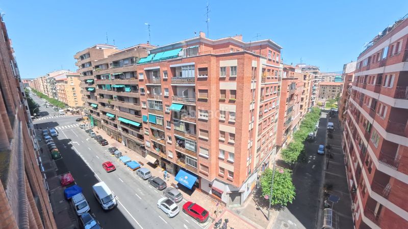 Foto d325aa5c-43b9-49c6-963a-02bd9cfab271. Flat with heating parking in Jesuitas Logroño