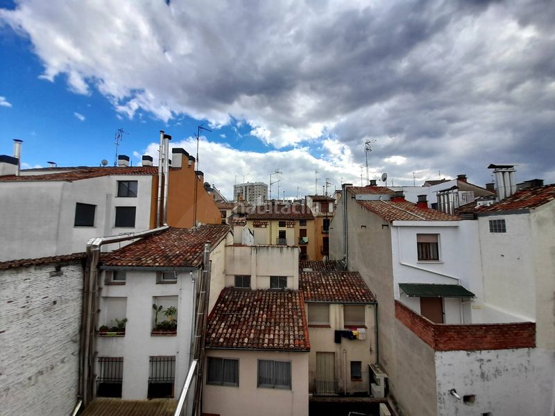 Foto 43dff70f-0345-4ace-9814-849c59e2ebea. Lloguer àtic amb calefacció a Casco Antiguo Logroño
