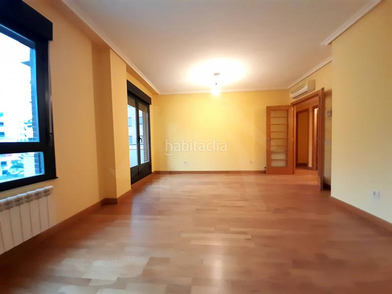 Foto 4ba38ce8-61a1-4b27-be62-0417a21beff3. Appartamento con riscaldamento parcheggio piscina in Logroño