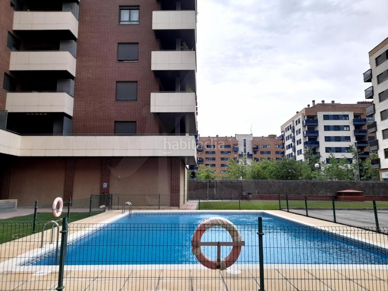 Foto f6fb8ee7-d674-4470-8ec1-8b0e99ec9325. Appartamento con riscaldamento parcheggio piscina in Logroño