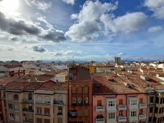 Piso  Logroo - duquesa de la victoria. Compra piso de 5 habitaciones y 2 baos en el centro de logroo,