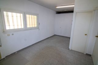 Miete Geschäftsraum  Calle de andorra. ¡excelente oportunidad para emprender tu negocio!