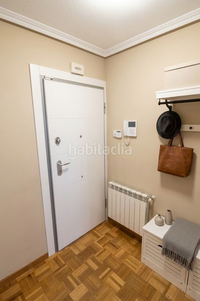 Foto d3ae6836-5408-4d75-b460-3cdb5a3597a8. Pis amb calefacció piscina a Canillas Madrid