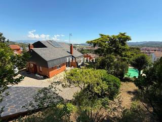 Casa  Princesa sofia. Montorns  vinyes velles      gran casa con fantastica parcela