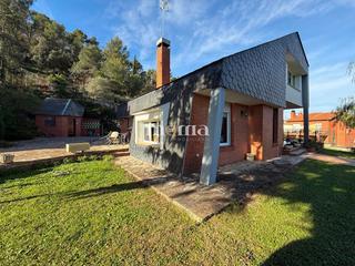 Casa  Princesa sofia. Montornés  vinyes velles      gran casa con fantastica parcela