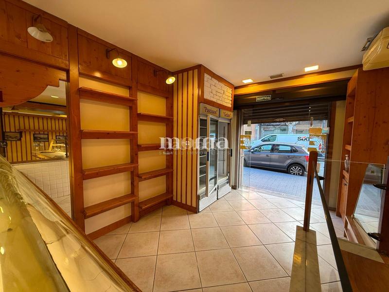 Foto 0b68c18d-6c2a-4fb4-83a1-69b30bc13714. Lloguer local comercial a Montornès del Vallès