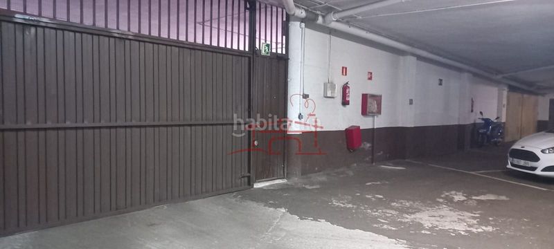 Foto d5ff07e1-68ec-4bf5-9688-1a7c2408d09d. Aparcament cotxe a Durango