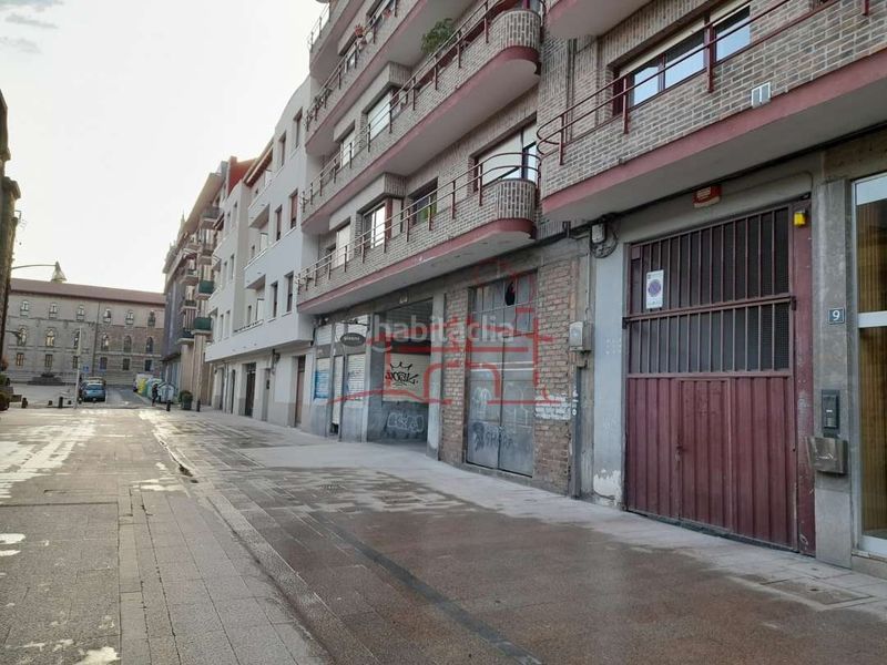 Foto c6c0ff3a-6336-4d2a-83ec-3175f69ac85c. Aparcament cotxe a Durango