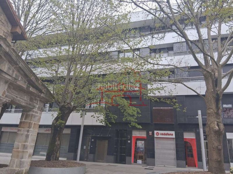Foto a5d9d4d5-42f8-4cf5-a582-0e1ec36cb3bf. Aparcament cotxe a Durango