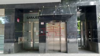 Aparcament cotxe a Durango