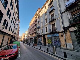 Etagenwohnung in Calle bruno mauricio zabala kalea 17