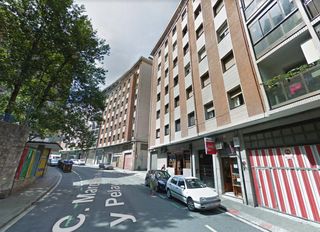 Lloguer Local Comercial a Menendez y pelayo marcelino kalea 22