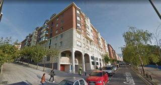 Parking coche en Julian Gaiarre Hiribidea 24