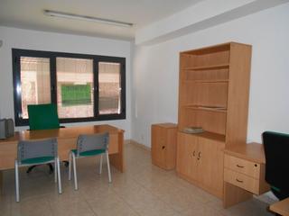 Bureau  Estartetxe kalea. Az inmobiliaria vende oficina zona peatonal. en entreplanta l-46