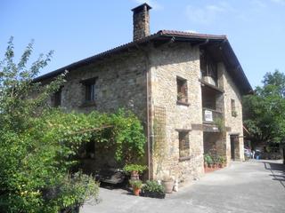 Masia a Abadiño. Caserio totalmente reformado en parcela de 21.000 m2