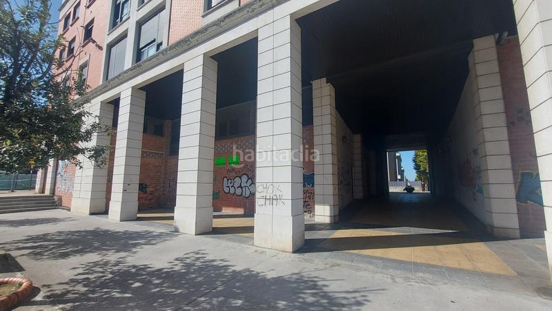Foto ce01bcd5-5661-4795-ba8e-4b99c3d3f0b1. Location local commercial dans Centro Urbano-Hirigunea Leioa