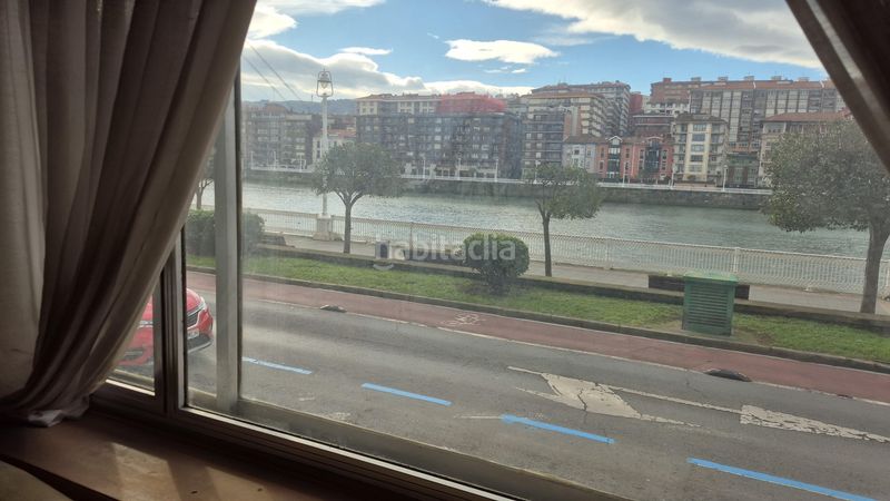 Foto 1833062b-cc47-4e08-8e0b-5062fb9c65a2. Pis amb xemeneia calefacció aparcament a Las Arenas Getxo
