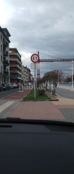 Foto f16d77f1-79d9-4eb1-a8a2-38299424e292. Pis amb xemeneia calefacció aparcament a Las Arenas Getxo