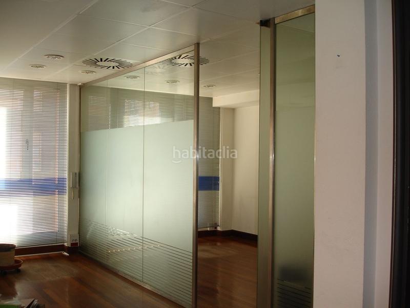 Foto bd0fd502-95d4-40c1-98dc-89bd3c1782a1. Oficina a Centro Urbano-Hirigunea Leioa