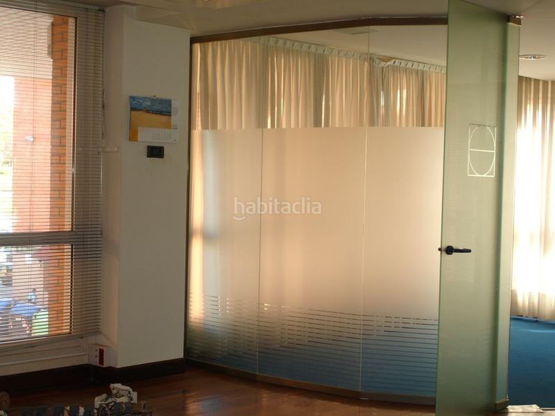 Foto f0aa0af2-17eb-4800-9716-5eb7707bf8fc. Oficina a Centro Urbano-Hirigunea Leioa