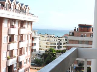 Lloguer Pis  Calle 1 de mayo. Az inmobiliaria alquila excelente piso con terraza en urbanizaci
