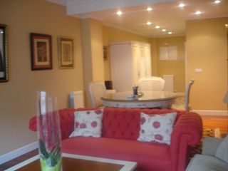 Apartament en Centro Urbano-Hirigunea. Az inmobiliaria vende piso  sabino arana  en leioa. ref. : pi-23