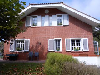 Doppelhaus in Plentzia. Az inmobiliaria vende chalet bifamiliar en plentzia terreno 4.90