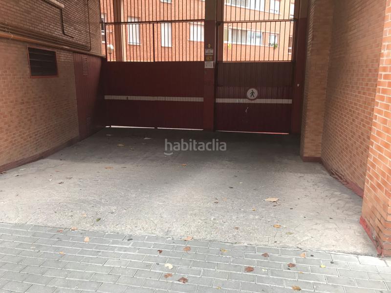 Foto ec769f64-fe3b-4833-bf33-6ec20d0d75a9. Lloguer aparcament cotxe a calle de tomás bretón 58 a Madrid