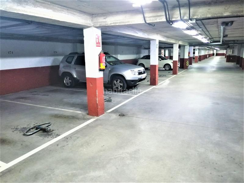 Foto b0ba98ee-9b6b-4ef8-83e6-f06ed9d37b80. Alquiler parking coche en calle de tomás bretón 58 en Madrid