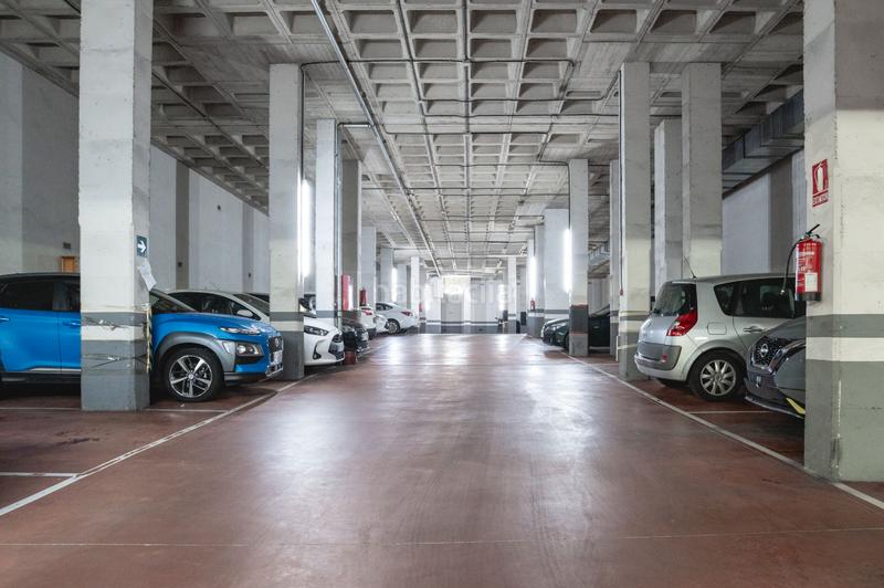 Foto afc07feb-e506-494e-ad22-12c619148e50. Affitto posto auto in calle la lila 19 in Salesas - Foncalada - Campoamor Oviedo