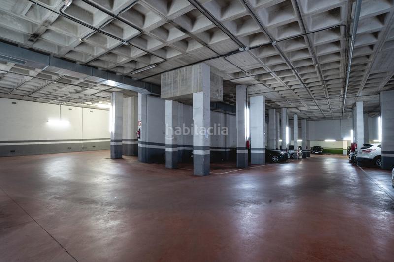 Foto d597a09c-3213-4d8c-be7f-5fcd01a9a260. Location parking voiture dans calle la lila 19 dans Oviedo