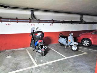 Aparcament de moto a Calle de tomás bretón 58