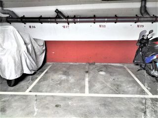 Parking moto à Calle de tomás bretón 58