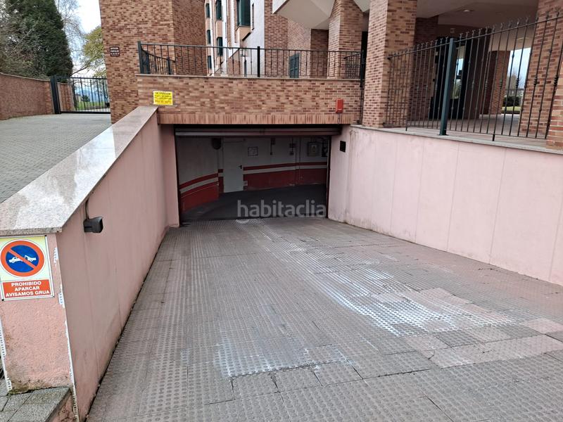 Foto 7971e6b3-de5a-4816-80a0-5b96e517b4db. Lloguer aparcament cotxe a avenida cristo de las cadenas 115 a Oviedo