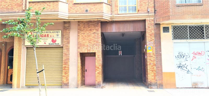 Foto f5e15b32-7c98-4e81-8d37-356225b9bc0f. Lloguer aparcament cotxe a avenida del Llano 20 a Gijón