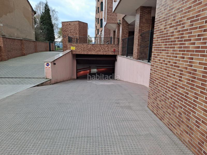 Foto 6be4a833-da04-4faf-84d4-ef6abbcf658e. Alquiler parking coche en avenida cristo de las cadenas 115 en Oviedo