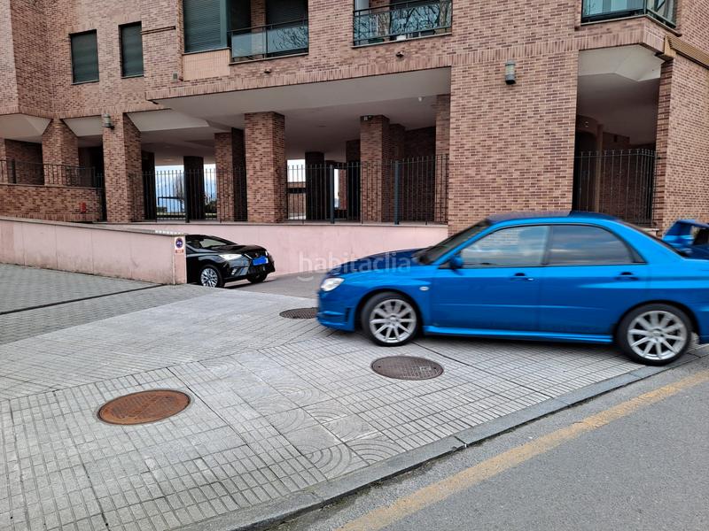 Foto 0703c9a4-1e77-45d2-8209-09433ce0af8d. Miete autoparkplatz in avenida cristo de las cadenas 115 in Oviedo