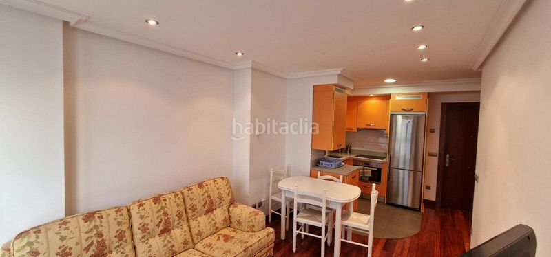 Foto b77ca0d6-a74e-4a15-ad16-b4d3f1ed9770. Alquiler piso en calle aguado 12 en La Arena Gijón