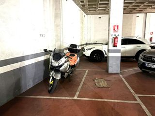 Miete Autoparkplatz in Calle la lila 17