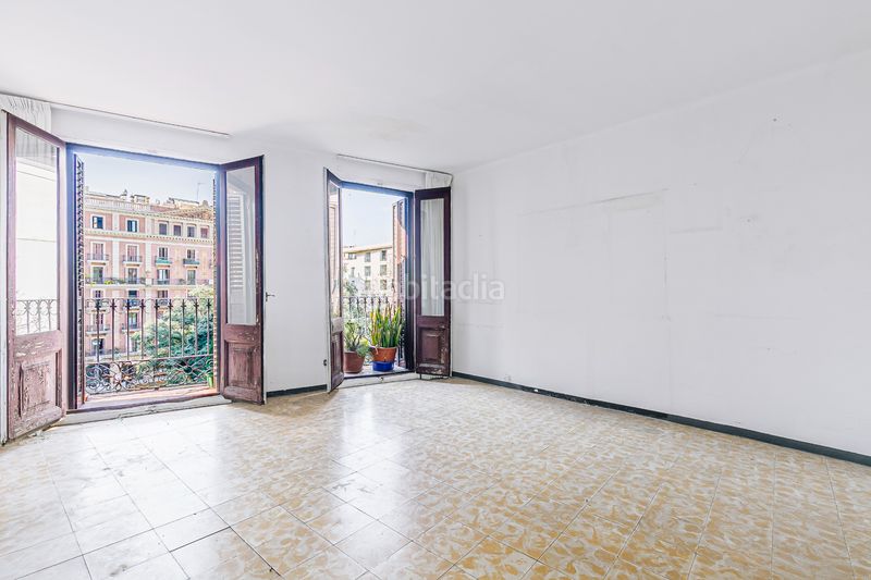 Foto b993a573-bc78-45fb-8434-8decd29636a4. Pis a Gòtic Barcelona