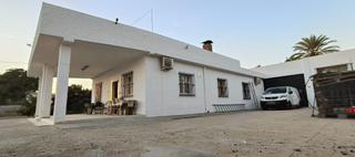 Xalet a Crevillente. Oportunidad chalet con nave entre matola y la estacion de crevil