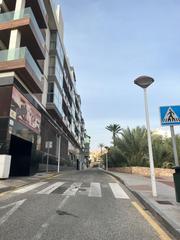 Parking coche en . Plaza de garaje en centro de elche